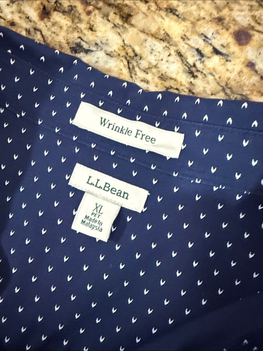 L.L.Bean Women’s XL Petite Navy Wrinkle-Free Cotton Button Down Shirt - Picture 5 of 9